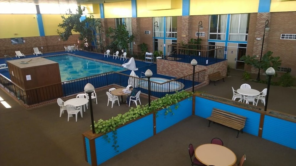 Pet Friendly Econo Lodge in Goodland, Kansas