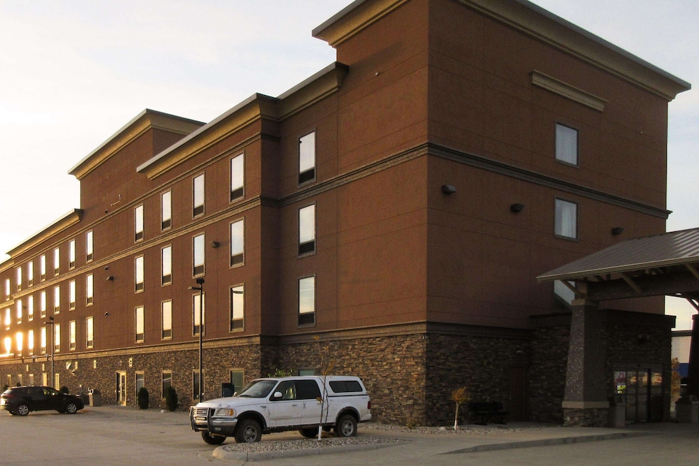 Pet Friendly Comfort Inn Minot in Minot, North Dakota