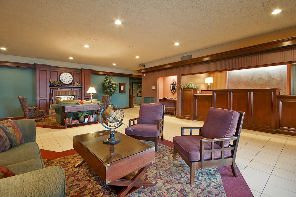Pet Friendly Clarion Inn in Ithaca, New York