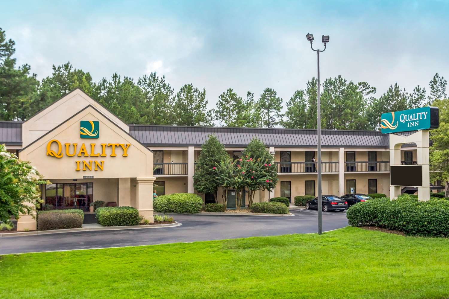 Pet Friendly Quality Inn in Walterboro, South Carolina