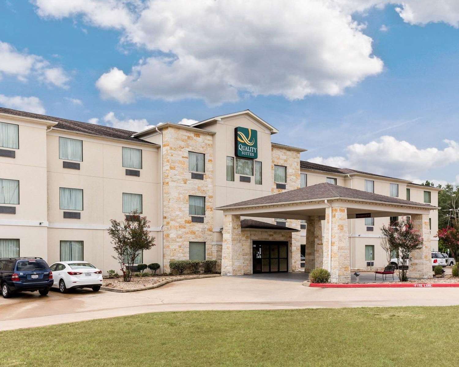 Pet Friendly Quality Suites in Huntsville, Texas