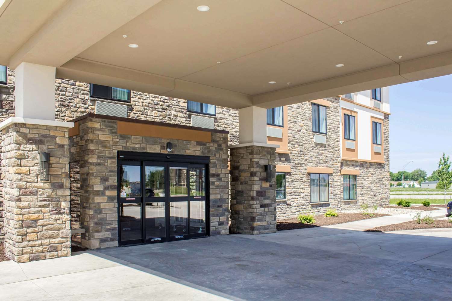 Pet Friendly Sleep Inn & Suites Fort Dodge in Fort Dodge, Iowa