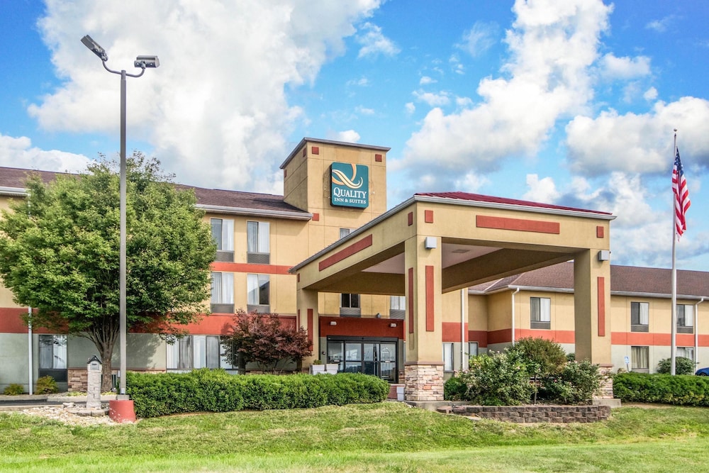 Pet Friendly Quality Inn and Suites in Lawrenceburg, Indiana