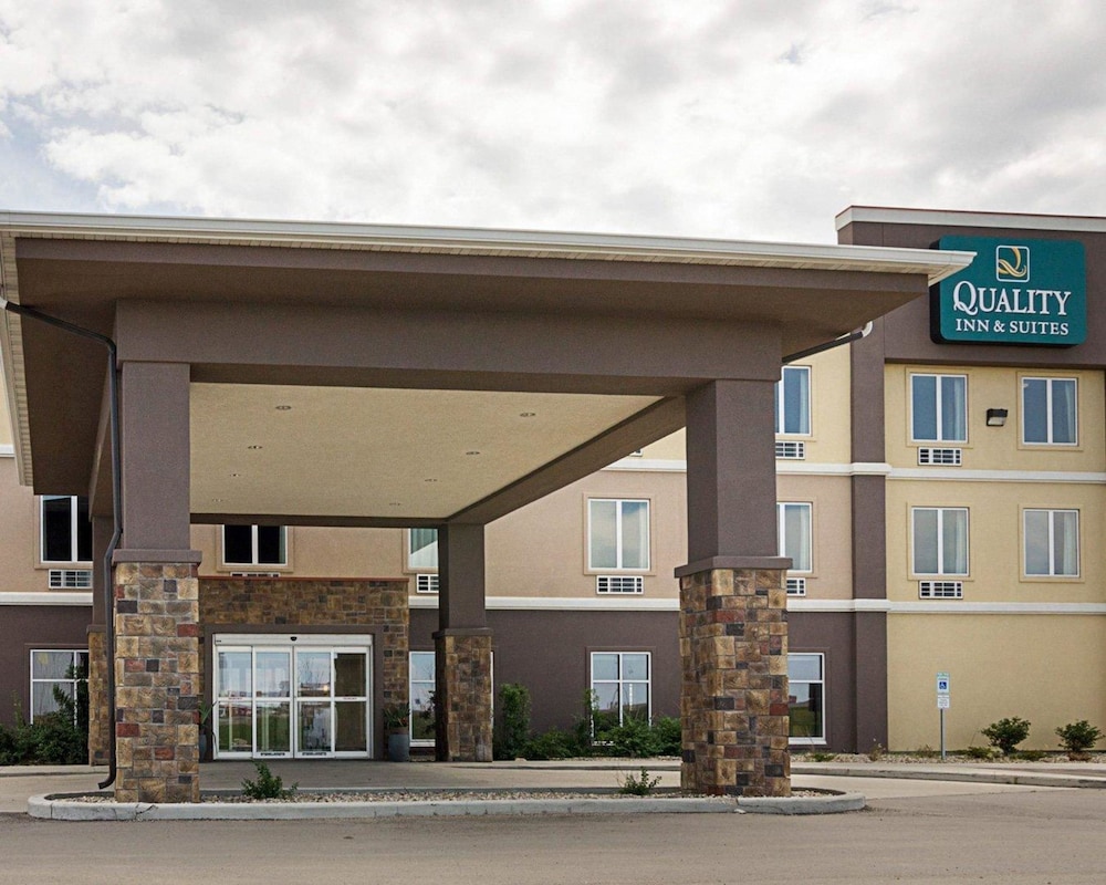 Pet Friendly Quality Inn & Suites in Minot, North Dakota