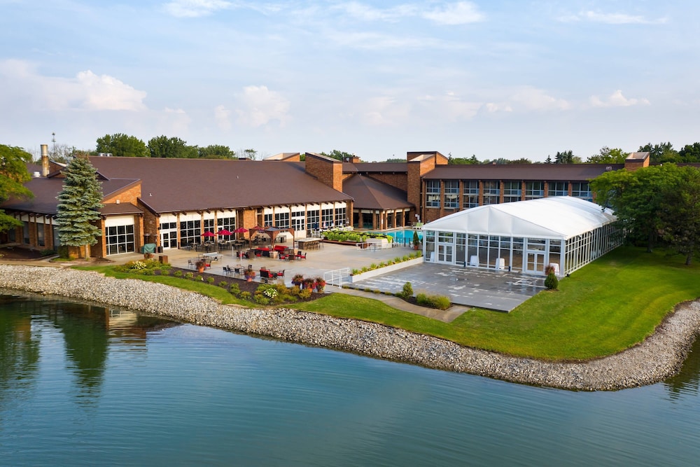 Pet Friendly Lincolnshire Marriott Resort in Lincolnshire, Illinois