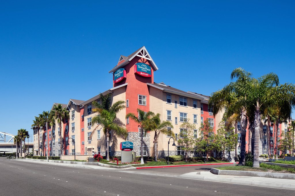 Pet Friendly Towneplace Suites By Marriott Lax Manhattan Beach in Hawthorne, California