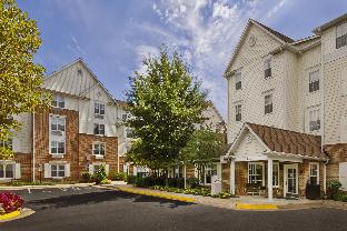 Pet Friendly Towneplace Suites By Marriott Falls Church in Falls Church, Virginia