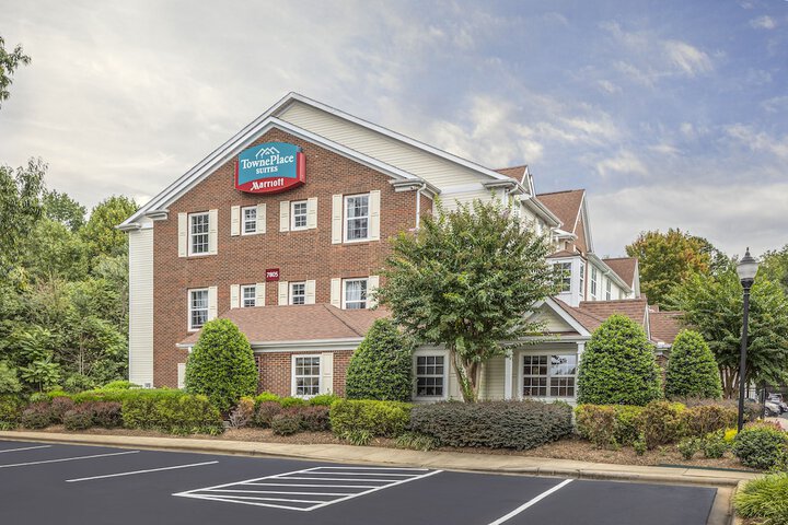 Pet Friendly Towneplace Suites By Marriott Charlotte Arrowood in Charlotte, North Carolina