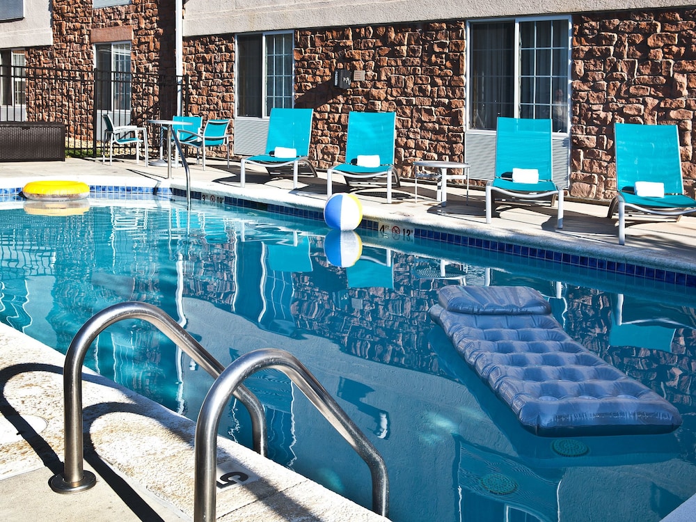 Pet Friendly Towneplace Suites By Marriott Denver Southwest in Littleton, Colorado