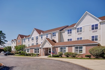 Pet Friendly Towneplace Suites By Marriott Manchester-boston Regional Airport in Manchester, New Hampshire