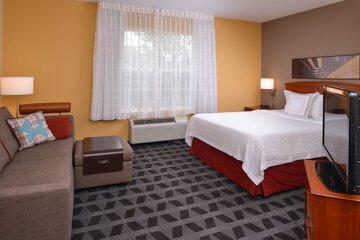 Pet Friendly Towneplace Suites By Marriott St. Louis - St. Charles in Saint Charles, Missouri