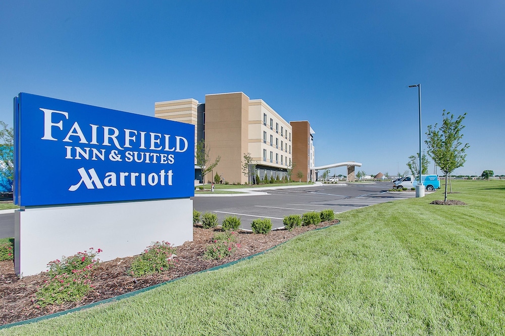 Pet Friendly Fairfield Inn & Suites By Marriott Wichita East in Wichita, Kansas