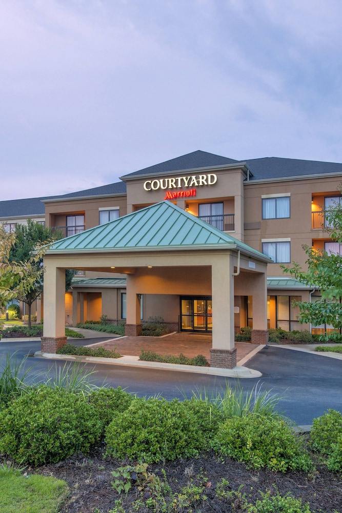 Pet Friendly Courtyard By Marriott Montgomery Prattville in Prattville, Alabama