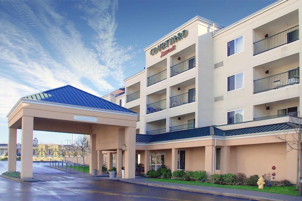 Pet Friendly Courtyard By Marriott Seattle North/lynnwood Everett in Lynnwood, Washington