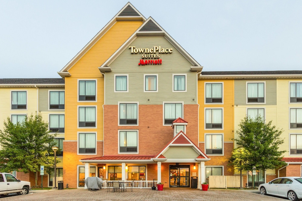Pet Friendly Towneplace Suites By Marriott Dayton North in Dayton, Ohio