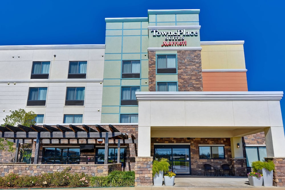 Pet Friendly Towneplace Suites By Marriott Alexandria in Alexandria, Louisiana