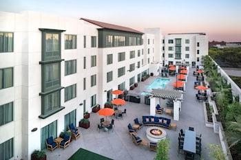 Pet Friendly Residence Inn By Marriott Los Angeles Pasadena/old Town in Pasadena, California