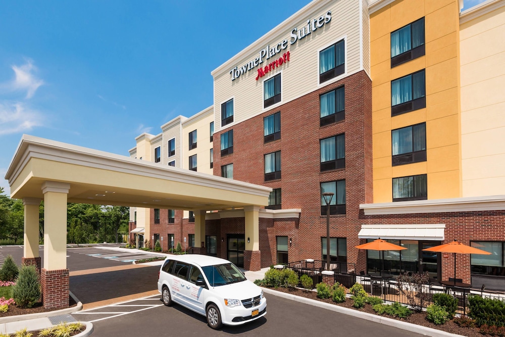 Pet Friendly Towneplace Suites By Marriott Latham Albany Airport in Latham, New York