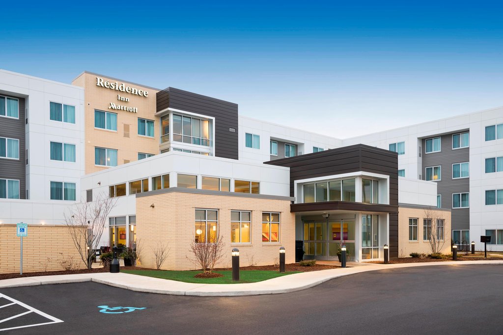 Pet Friendly Residence Inn By Marriott Milwaukee West in Milwaukee, Wisconsin