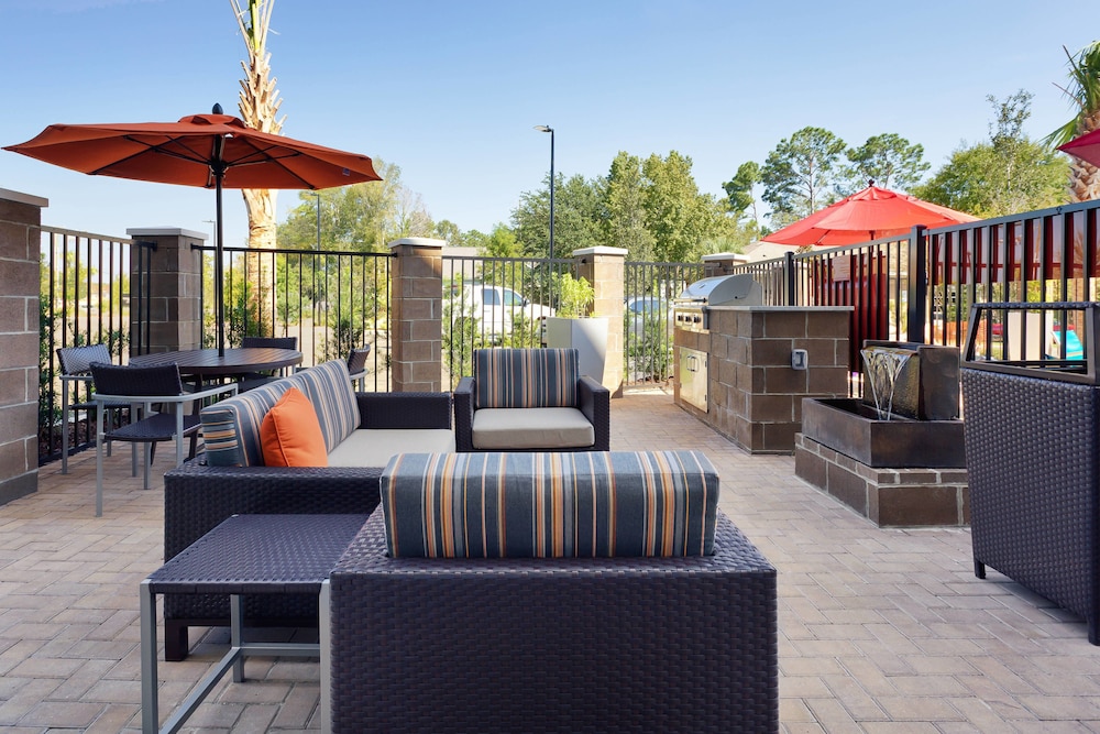 Pet Friendly Towneplace Suites By Marriott Charleston Mt. Pleasant in Mount Pleasant, South Carolina