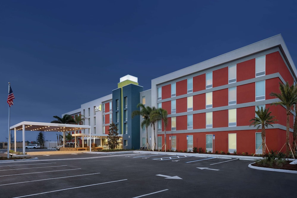 Pet Friendly Home2 Suites By Hilton Orlando/international Drive South Fl in Orlando, Florida