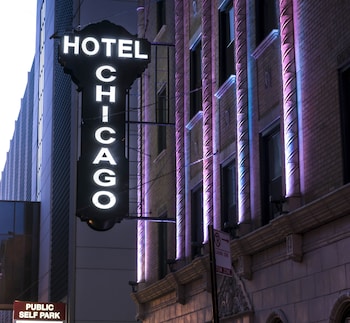 Pet Friendly Hotel Chicago West Loop in Chicago, Illinois