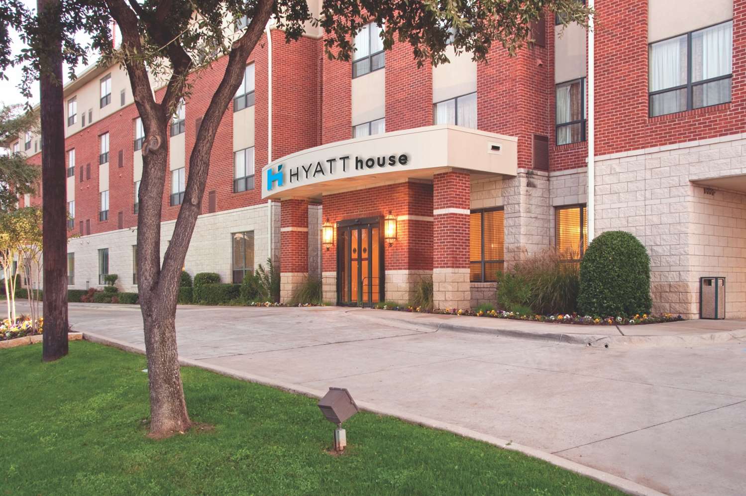 Pet Friendly Hyatt House Dallas Uptown in Dallas, Texas