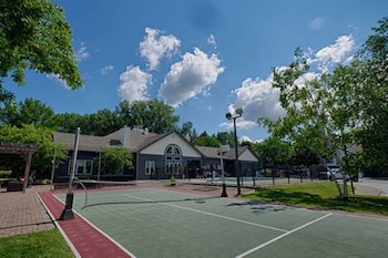 Pet Friendly Albany Airport Inn and Suites in Latham, New York