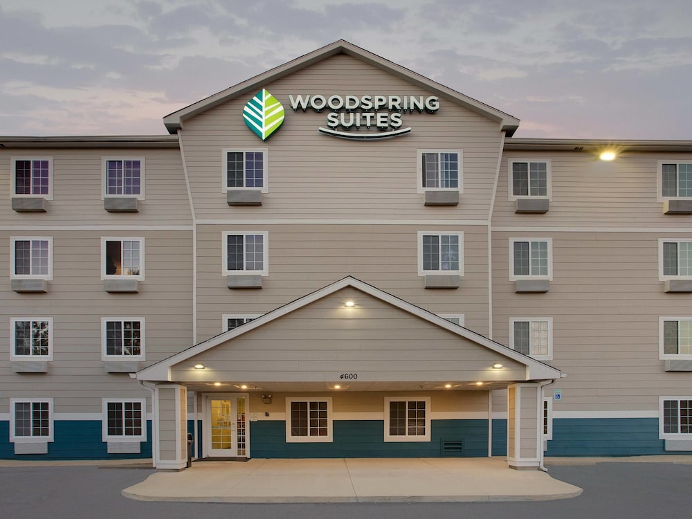 Pet Friendly WoodSpring Suites Tuscaloosa in Tuscaloosa, Alabama