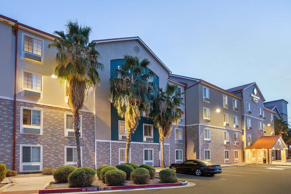 Pet Friendly WoodSpring Suites Phoenix Peoria in Peoria, Arizona