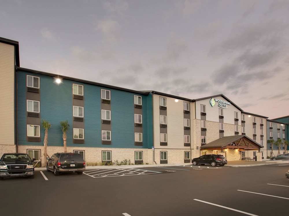 Pet Friendly WoodSpring Suites West Melbourne I-95 in Melbourne, Florida