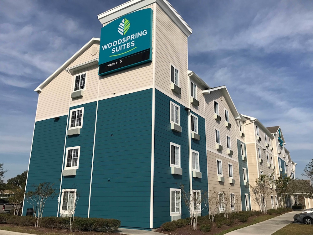 Pet Friendly WoodSpring Suites Orlando East in Orlando, Florida