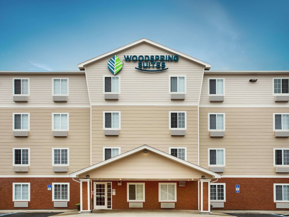 Pet Friendly WoodSpring Suites Panama City in Panama City, Florida