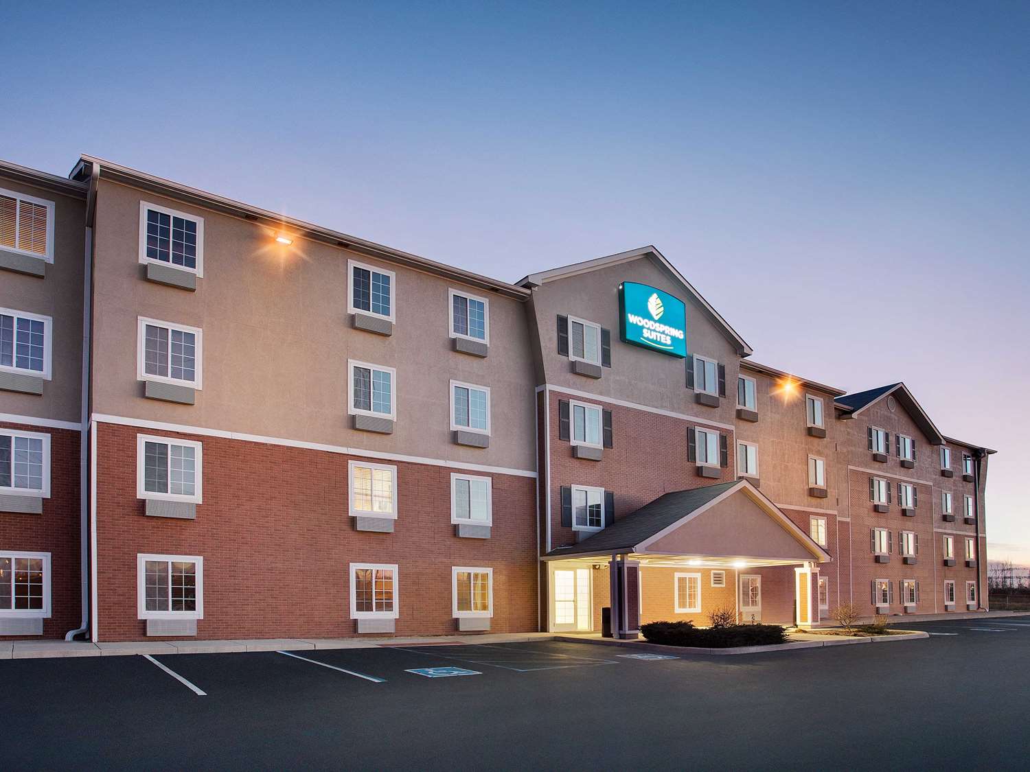 Pet Friendly WoodSpring Suites Fort Wayne in Fort Wayne, Indiana