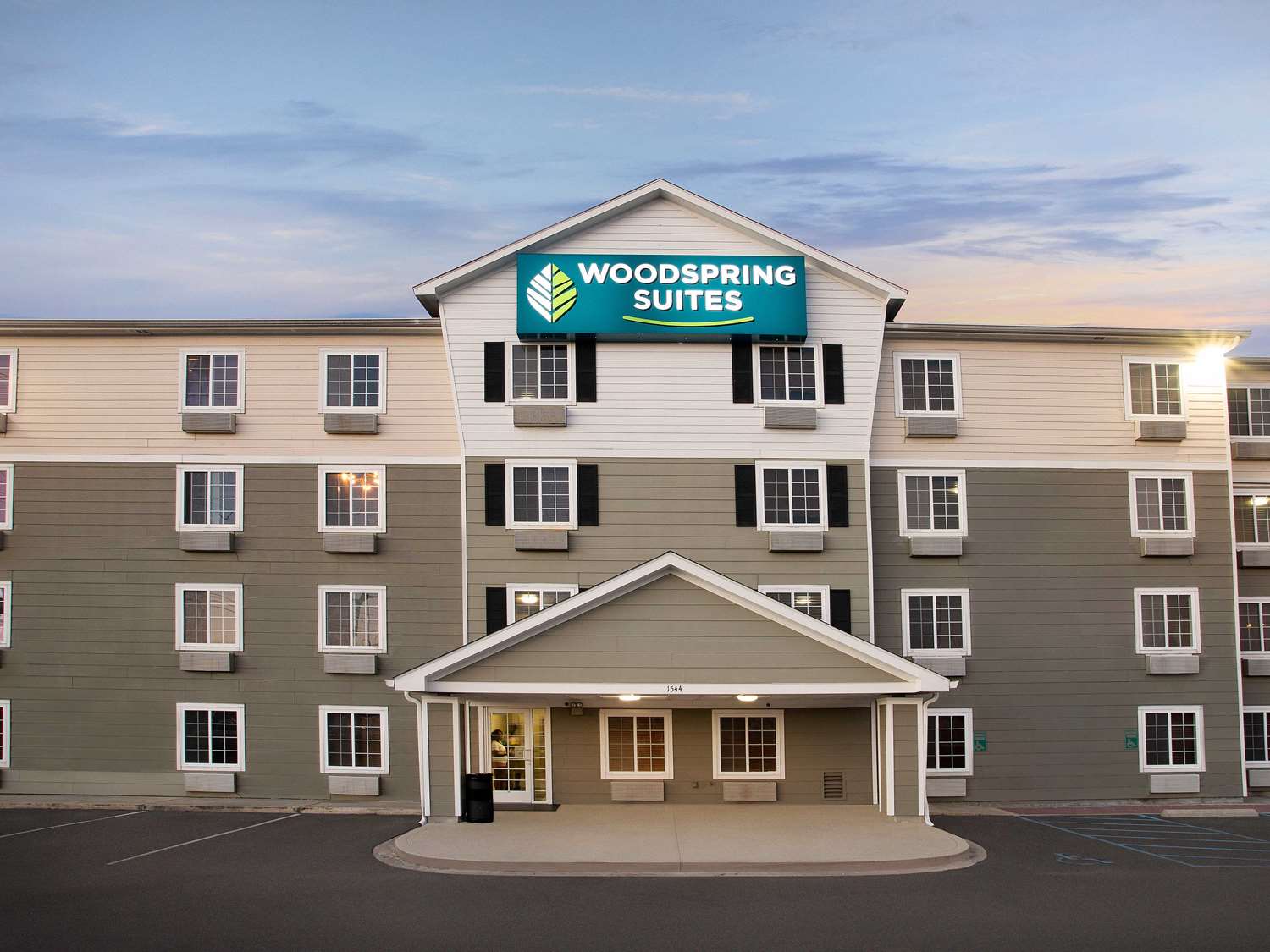 Pet Friendly WoodSpring Suites Baton Rouge East in Baton Rouge, Louisiana