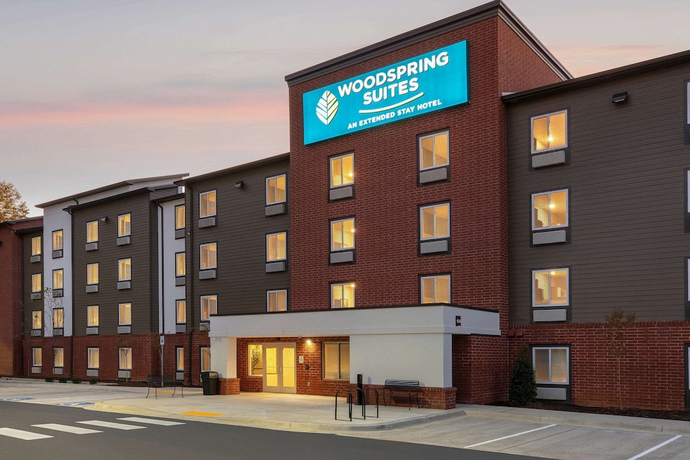 Pet Friendly Woodspring Suites Washington DC East in Hyattsville, Maryland