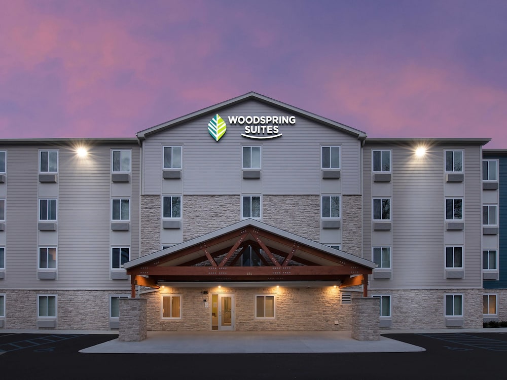 Pet Friendly WoodSpring Suites St. Paul Woodbury in Woodbury, Minnesota