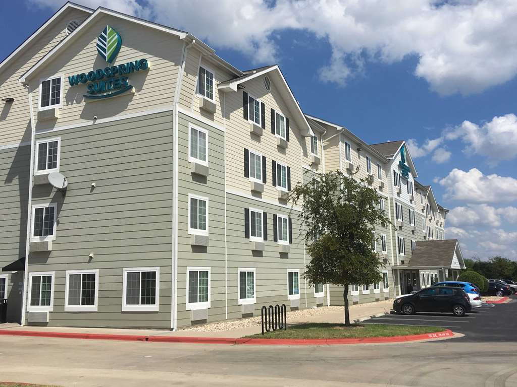 Pet Friendly WoodSpring Suites Springfield in Springfield, Missouri