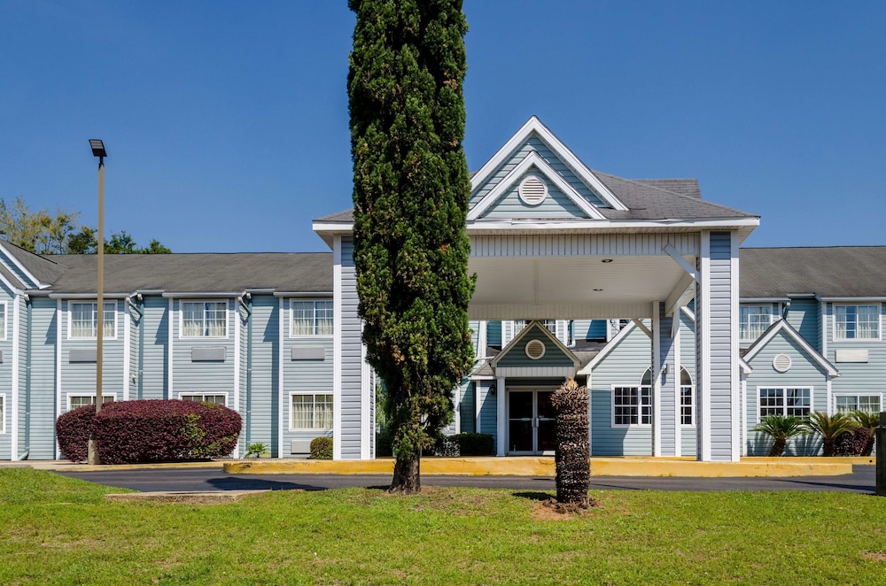 Pet Friendly Motel 6 Mobile AL in Mobile, Alabama