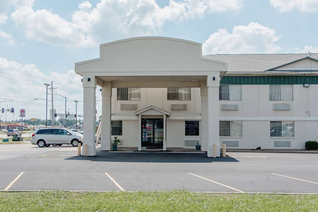 Pet Friendly Motel 6 Hope AR in Hope, Arkansas