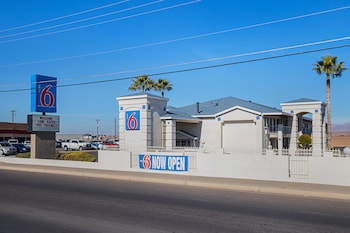 Pet Friendly Motel 6 Safford AZ in Safford, Arizona