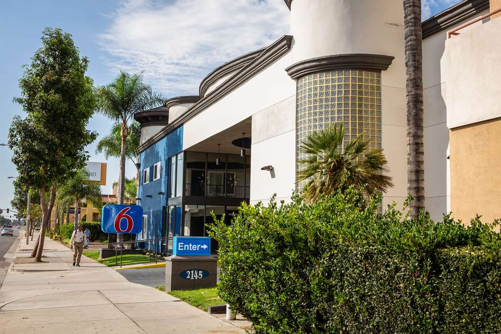 Pet Friendly Motel 6 Anaheim CA Convention Center in Anaheim, California