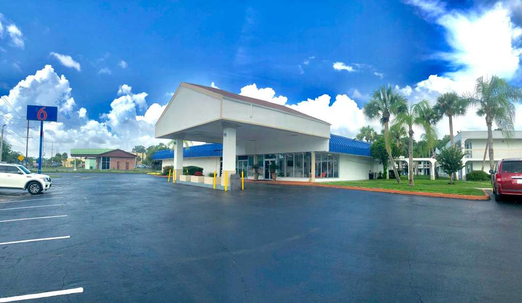 Pet Friendly Motel 6 Starke FL in Starke, Florida