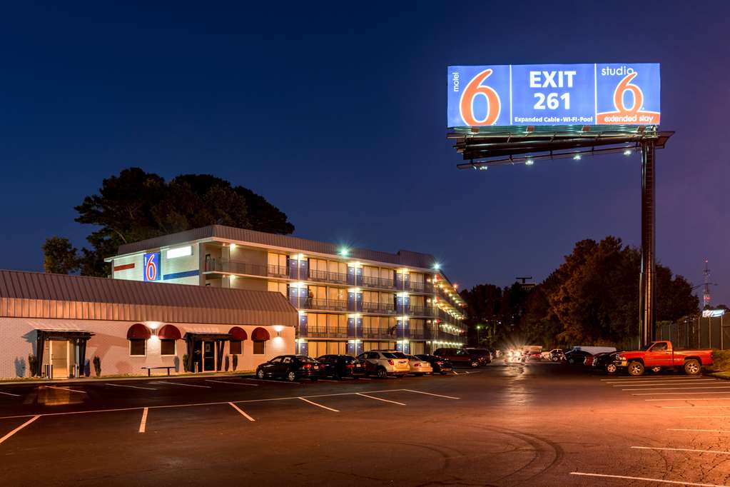 Pet Friendly Motel 6 Atlanta Marietta in Marietta, Georgia