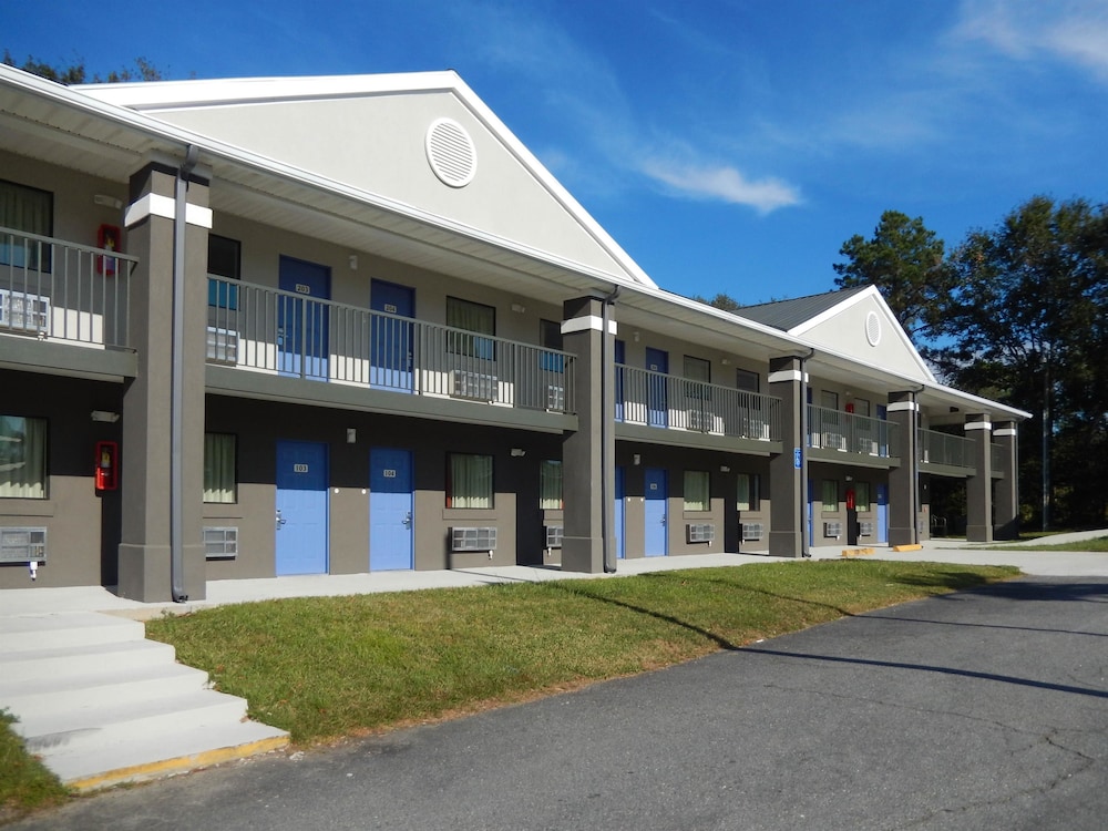 Pet Friendly Motel 6 Moultrie GA in Moultrie, Georgia