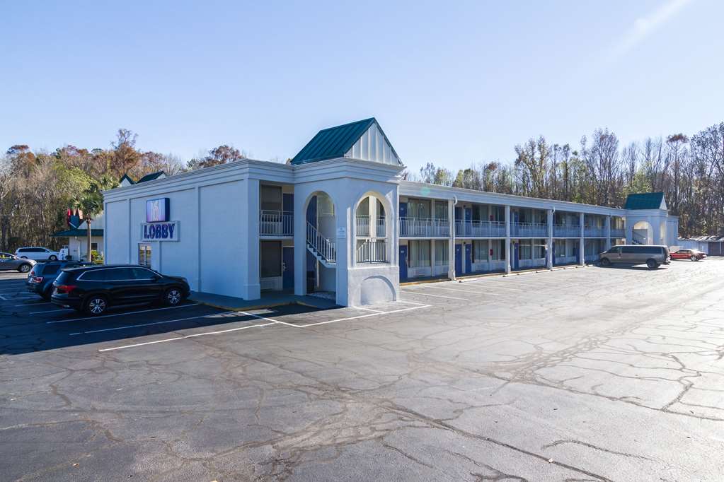 Pet Friendly Motel 6 Townsend GA in Townsend, Georgia