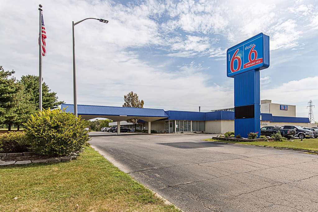 Pet Friendly Motel 6 Pekin IL in Pekin, Illinois