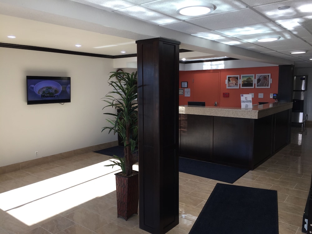 Pet Friendly Motel 6 Peoria in Peoria, Illinois