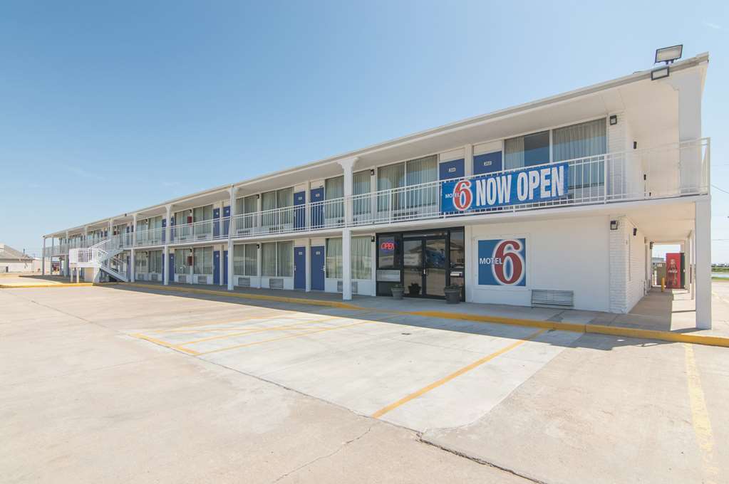 Pet Friendly Motel 6 Liberal KS in Liberal, Kansas