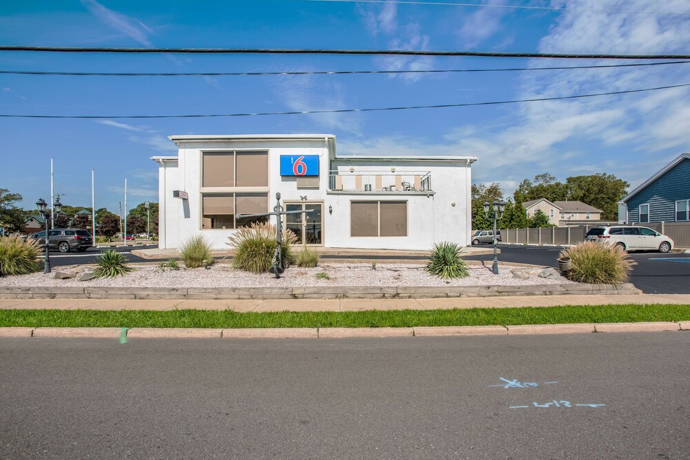 Pet Friendly Motel 6 Somers Point NJ Ocean City / Wild Wood Beach in Somers Point, New Jersey